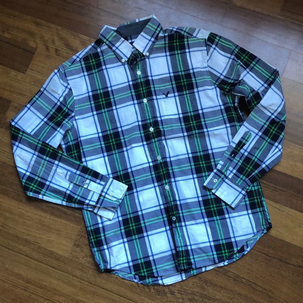 American Eagle Plaid Button Down Shirt